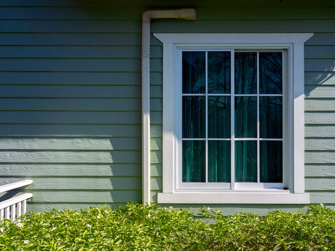 Seven D vinyl windows